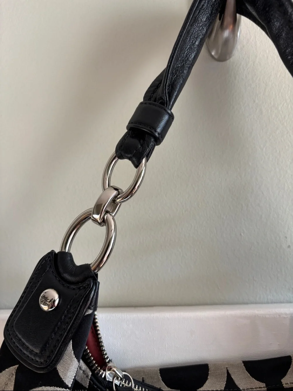 Coach Black & Cream Signature Shoulder Bag - Picture 3 of 16